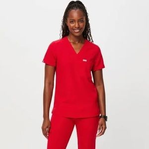 FIGS POP RED CATARINA ONE POCKET XS TOP
